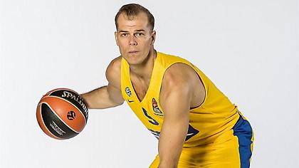 Κοντά σε Ρολ η Αρμάνι