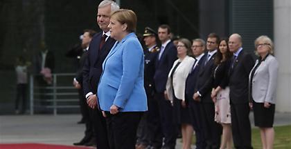 Και τρίτη φορά με τρέμουλο η Άνγκελα Μέρκελ (video)