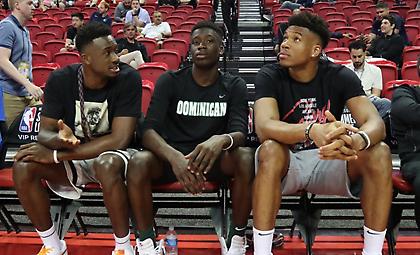 Οι Αντετοκούνμπο στο summer league του Λας Βέγκας (pic)