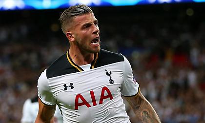 «Γλυκοκοιτάζει» Αλντερβάιρελντ η Ρόμα