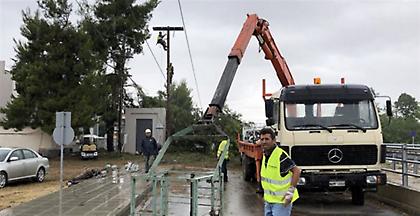 Κακοκαιρία Χαλκιδική: Γεννήτριες για πόσιμο νερό και στέγη σε ξενοδοχεία