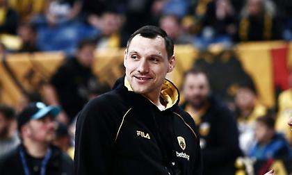 Ματσιούλις: «Ευτυχισμένος που και τη νέα σεζόν θα βρίσκομαι στην ΑΕΚ και την Ελλάδα»