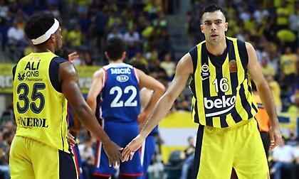 Σλούκας: Μύκονος και πλατιά χαμόγελα (photo)