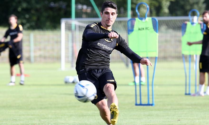 Μάνταλος: «Θέλω κι άλλους τίτλους με την ΑΕΚ» (video)