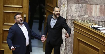 Δεύτερη ηχηρή αποχώρηση από την Χρυσή Αυγή, εκτός και ο Ηλιόπουλος