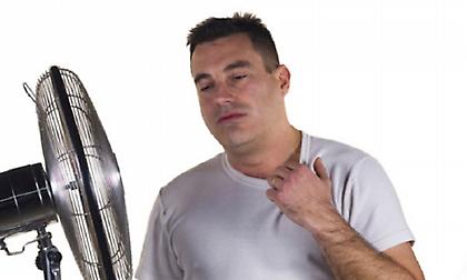 Πώς θα κάνετε καλό ύπνο χωρίς κλιματισμό στον καύσωνα!