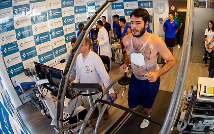 Πέρασε τα ιατρικά στην Μπαρτσελόνα ο Αμπρίνες (pics)