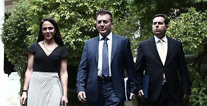 Στον αέρα 150.000 συντάξεις χηρείας