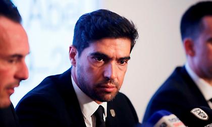 Φερέιρα: «Πρέπει να ξεπεράσουμε τα όριά μας. Να γράψουμε ιστορία από τις πρώτες ημέρες»