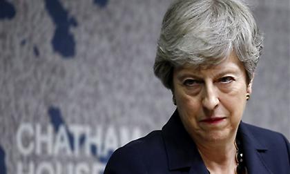 Μέι: Ανησυχώ για την κατάσταση της πολιτικής στη Βρετανία και διεθνώς