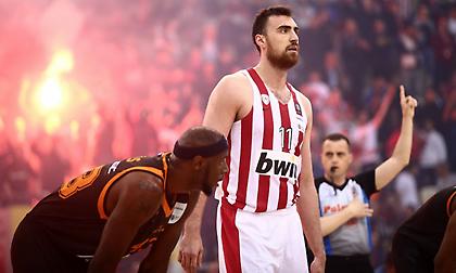 Μιλουτίνοφ: «Είμαι χαρούμενος στον Ολυμπιακό, δεν ξέρω τι θα γίνει στο μέλλον»