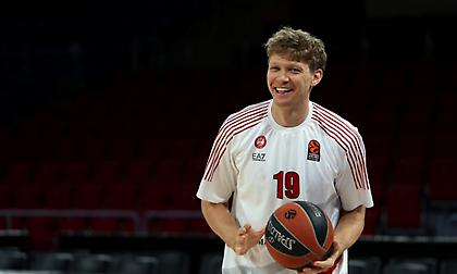 «Δεν έχει αποφασίσει ακόμη ο Κουζμίνσκας. Έχει προτάσεις και από Ρωσία»