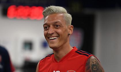 Οζίλ: «Αυτός είναι ο λόγος που έβαψα τα μαλλιά μου»