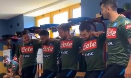 Στη Νάπολι μαθαίνουν συρτάκι! (video)