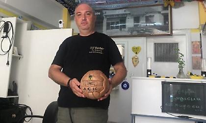 Ένα κουρείο-μουσείο του ποδοσφαίρου στην Νέα Ιωνία (pics)