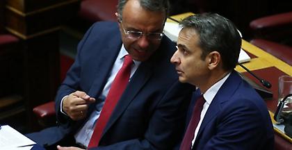 Εξάλειψη εισοδηματικών κριτηρίων στις 120 δόσεις σχεδιάζει η κυβέρνηση