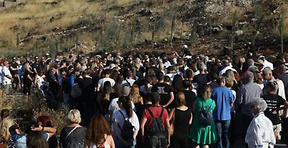 Προσκλητήριο νεκρών, πόνος και οργή στο τρισάγιο για τα θύματα στο Μάτι