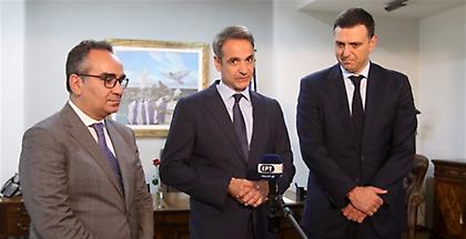 Κόβεται «μαχαίρι» το τσιγάρο, αρχής γενομένης από Βουλή, δημόσια κτίρια