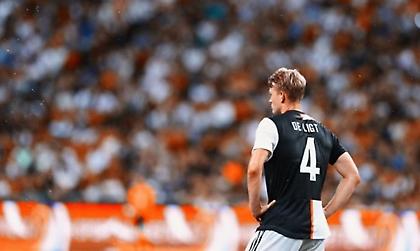 «Kάρφωσε» την... Γιουβέντους ο Ντε Λιχτ (video)