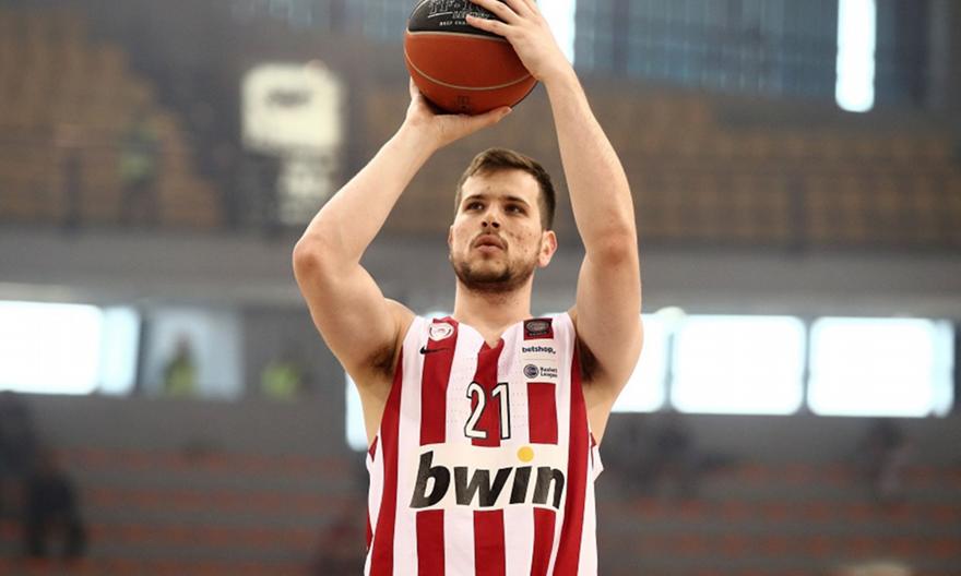 Αγραβάνης: «Για πάντα στην καρδιά μου ο Ολυμπιακός» (pic)