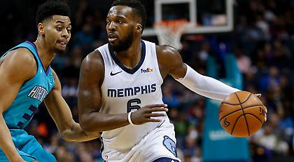 Συμφώνησε με Μακ η Αρμάνι, στην έξοδο ο Τζέιμς