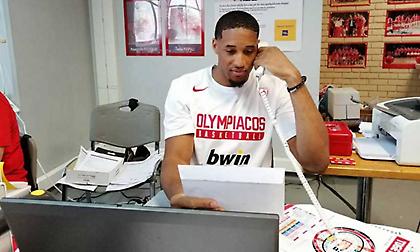 Παρέα με τους φίλους του Ολυμπιακού ο Ρούμπιτ