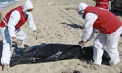 Λιβύη: Περισυνέλεξαν 62 πτώματα μεταναστών μετά το νέο ναυάγιο στη Μεσόγειο