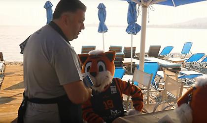 Επική διαφήμιση των διαρκείας του Προμηθέα με Γιατρά σε ρόλο ταβερνιάρη (video)