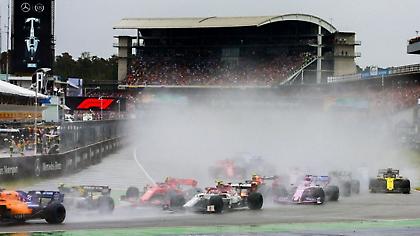 «Καμπάνες» για Alfa Romeo, κερδισμένοι Χάμιλτον και Κούμπιτσα