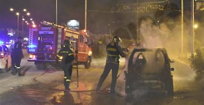 Αυτοκίνητο τυλίχθηκε στις φλόγες στο Ηράκλειο