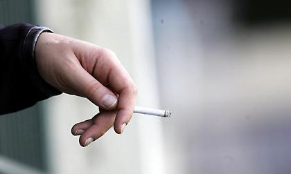 Απαγόρευση καπνίσματος στα κλειστά γήπεδα!