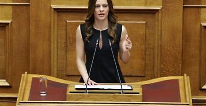 Αχτσιόγλου: Ο κ. Βρούτσης δίνει ψευδή εικόνα για τις συντάξεις