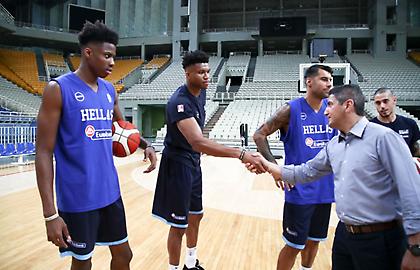 Στην προπόνηση της Εθνικής ο Λευτέρης Αυγενάκης (pics)