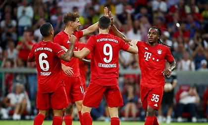 Πέντε γκολ στο ημίχρονο με τέσσερις διαφορετικούς σκόρερ η Μπάγερν (vids)