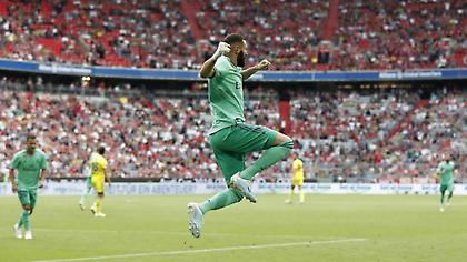 Χατ-τρικ ο Μπενζεμά, αλλά «έμπαζε» πάλι η Ρεάλ (video)