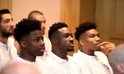 Θ. Αντετοκούνμπο στον ΣΠΟΡ FM: «Εκπροσωπούμε όλους τους Έλληνες, έχουμε μεγάλες βλέψεις»