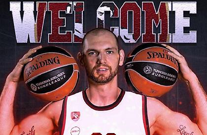 Επίσημα στον Ήφαιστο ο Μολντοβεάνου