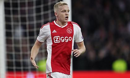 «Συμφωνία Ρεάλ με Φαν ντε Μπεκ, αρχίζουν διαπραγματεύσεις με Άγιαξ»