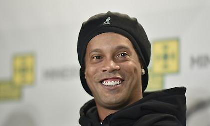 «Πνιγμένος» στα χρέη ο Ροναλντίνιο, δεν μπορεί να φύγει από τη Βραζιλία