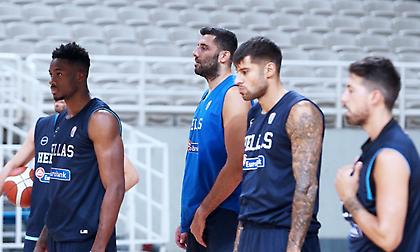 Μπουρούσης: «Μη ζαλίζετε τον Γιάννη. Στόχος να πάμε στα μετάλλια»