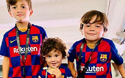 Στο πλευρό του Μέσι οι τρεις γιοι του (pic)