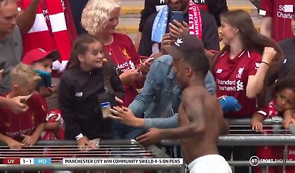 Μόνο αγάπη ανάμεσα στον Στέρλινγκ και τους οπαδούς... της Λίβερπουλ! (vid)