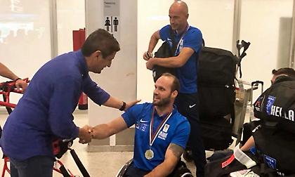 Υποδοχή της Εθνικής Μπάσκετ με Αμαξίδιο στο «Ελ Βενιζέλος» από τον Αυγενάκη (pics)