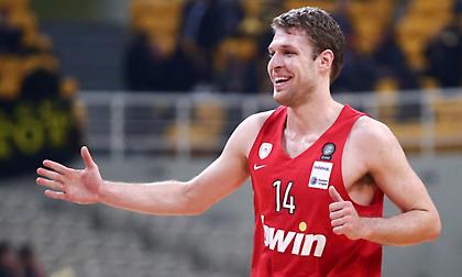 Επέμβαση ρουτίνας για Βεζένκοφ, επιστρέφει τον Σεπτέμβριο