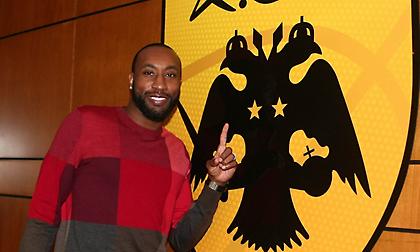 Στέλεχος στους Νετς ο Τζέι-Αρ Χόλντεν