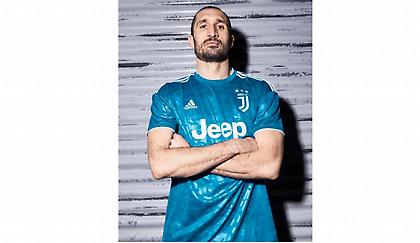 Εντυπωσιακή και η τρίτη εμφάνιση της Γιουβέντους (pics & vid)