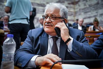 Κώστας Τζαβάρας: Ξέχασε ανοιχτό το μικρόφωνο και έπεσαν «γαλλικά»