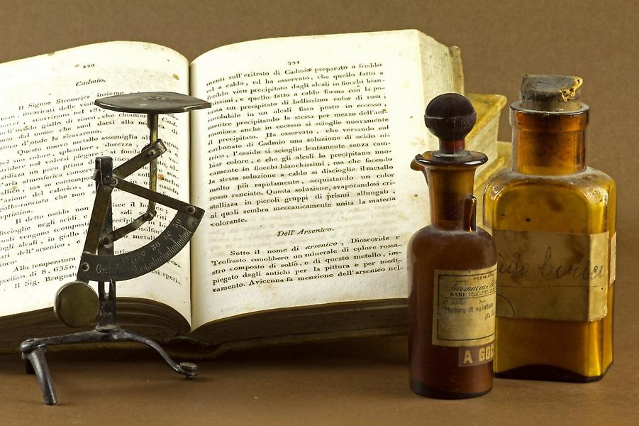 Το θρυλικό πρώτο αυτοκίνητο στην Ελλάδα που έβαζε βενζίνη απ’ το φαρμακείο (pics)