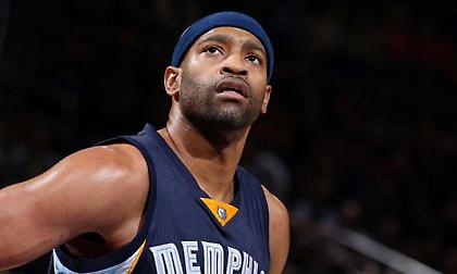 Ο Βινς Κάρτερ είναι μεγαλύτερος από τον… πατέρα του Τρέι Γιανγκ!