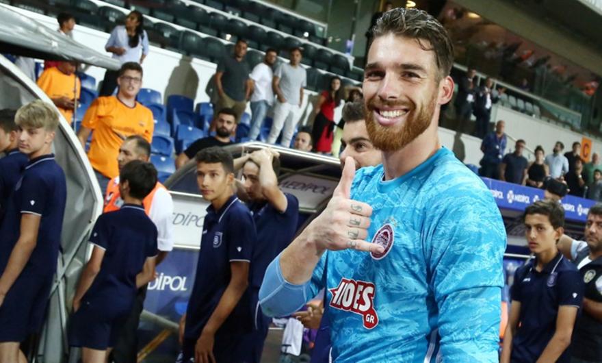 Αποθεώνει τον Σα για το πέναλτι ο Ολυμπιακός